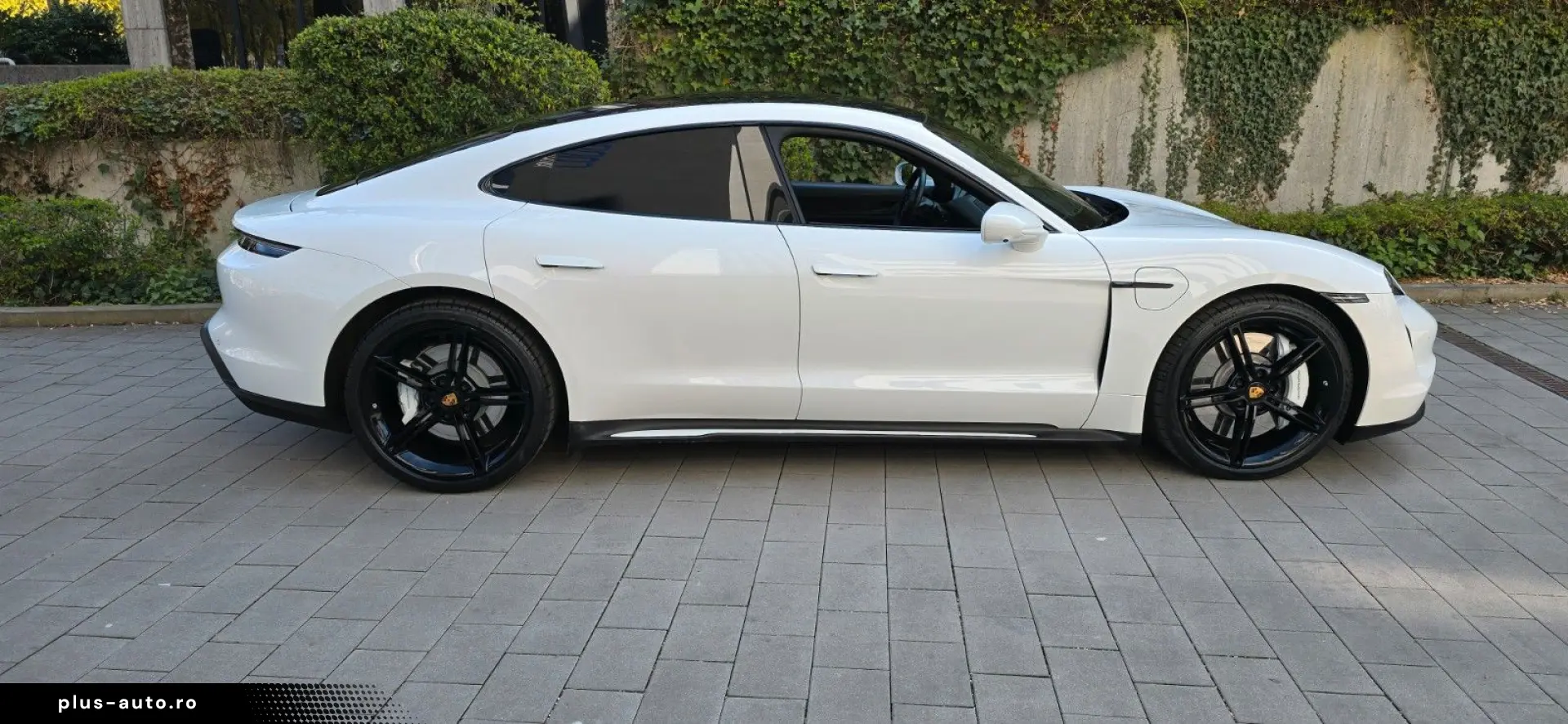 PORSCHE Taycan Pano ACC ALU21  Ausstat75Jahre BaPerform