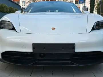 PORSCHE Taycan Pano ACC ALU21  Ausstat75Jahre BaPerform
