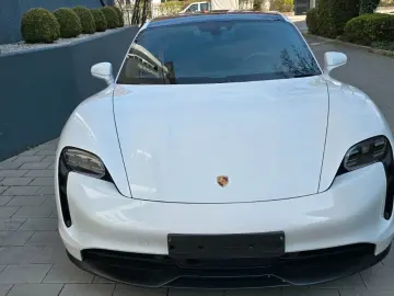 PORSCHE Taycan Pano ACC ALU21  Ausstat75Jahre BaPerform
