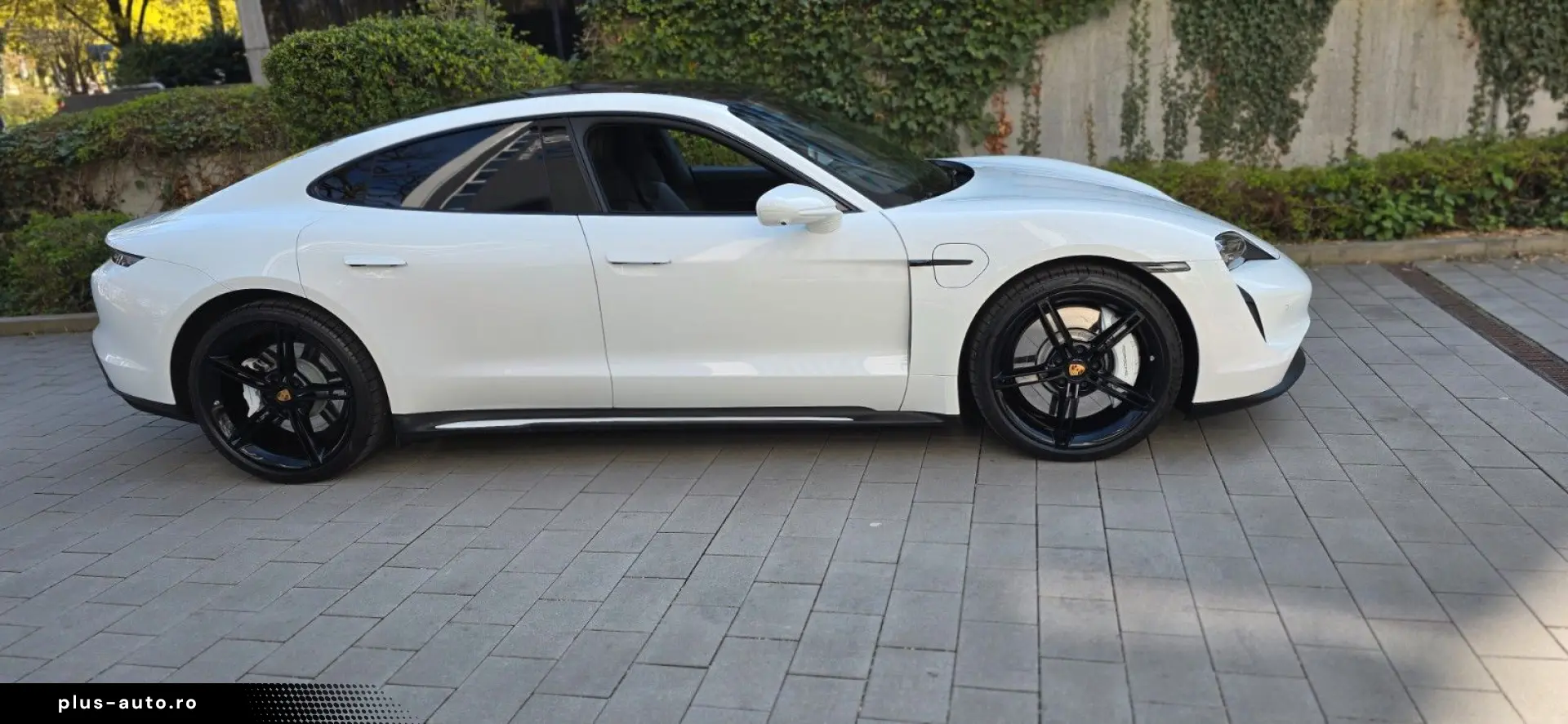 PORSCHE Taycan Pano ACC ALU21  Ausstat75Jahre BaPerform