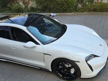 PORSCHE Taycan Pano ACC ALU21  Ausstat75Jahre BaPerform