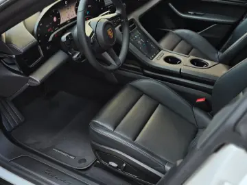 PORSCHE Taycan Pano ACC ALU21  Ausstat75Jahre BaPerform