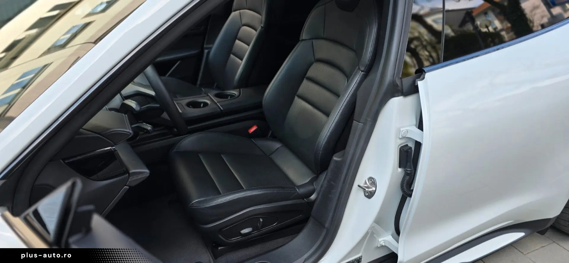 PORSCHE Taycan Pano ACC ALU21  Ausstat75Jahre BaPerform