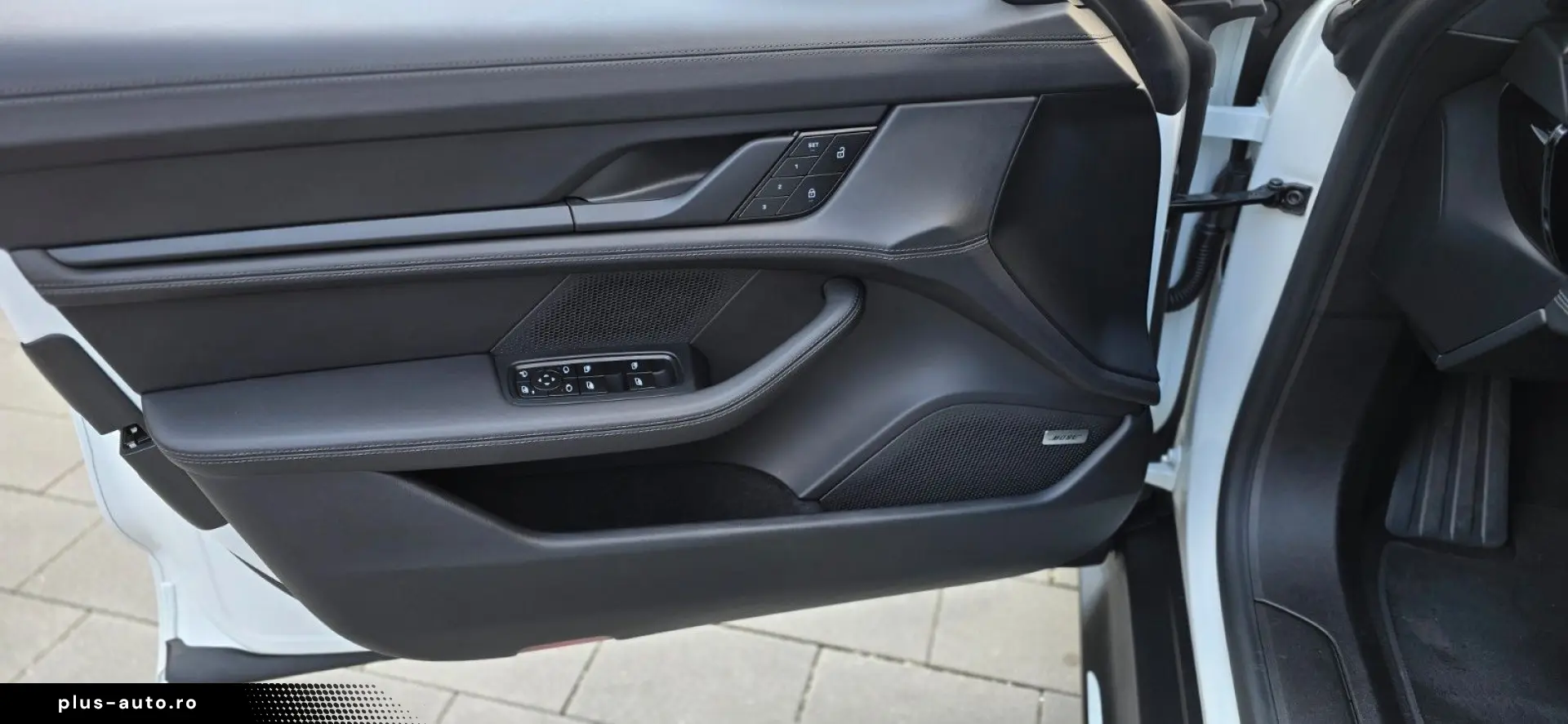 PORSCHE Taycan Pano ACC ALU21  Ausstat75Jahre BaPerform