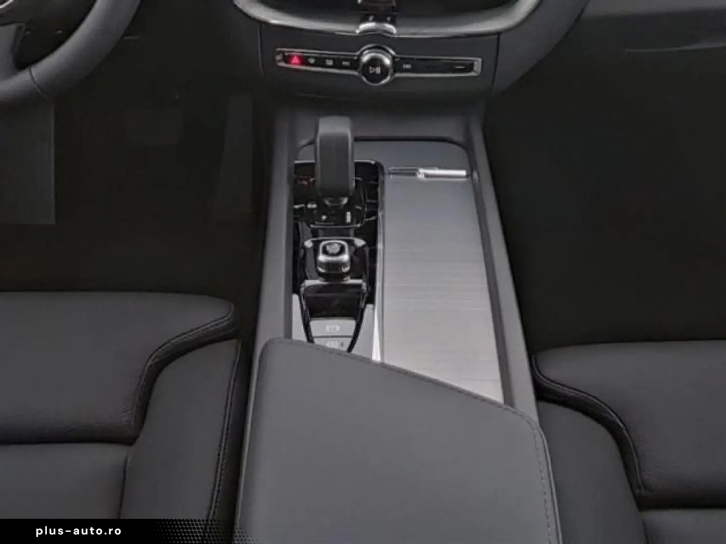 VOLVO XC60 Plus Dark AWD