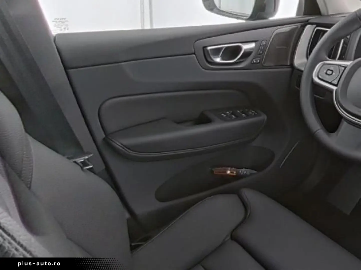 VOLVO XC60 Plus Dark AWD