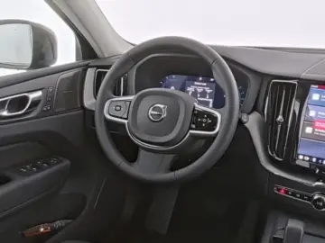 VOLVO XC60 Plus Dark AWD