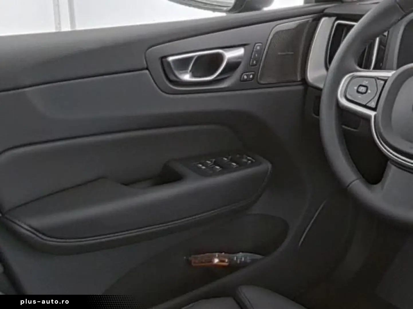 VOLVO XC60 Plus Dark AWD
