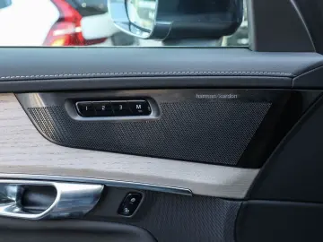 VOLVO XC90 T8 AWD Plus Bright NP 97.130 -  HUD PANO 36