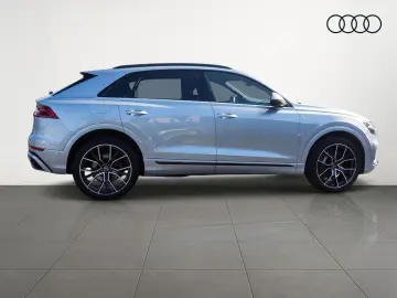 AUDI Q8 S line 50TDI Navi Matrix HuD Standhzg Panoram