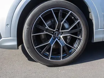 AUDI Q8 S line 50TDI Navi Matrix HuD Standhzg Panoram
