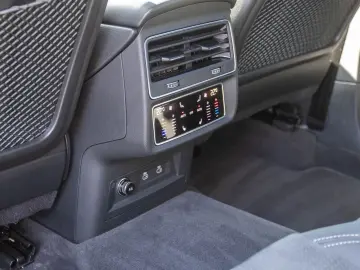 AUDI Q8 S line 50TDI Navi Matrix HuD Standhzg Panoram