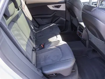 AUDI Q8 S line 50TDI Navi Matrix HuD Standhzg Panoram