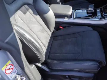 AUDI Q8 S line 50TDI Navi Matrix HuD Standhzg Panoram