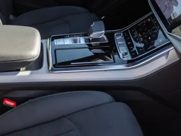 AUDI Q8 S line 50TDI Navi Matrix HuD Standhzg Panoram