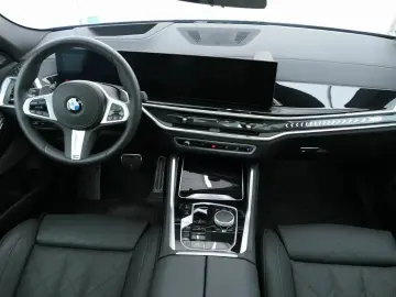 BMW X6 xDrive30d M Sport 22  PANO AHK StHzg Massage