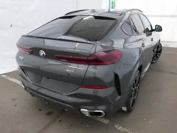 BMW X6 xDrive30d M Sport 22  PANO AHK StHzg Massage