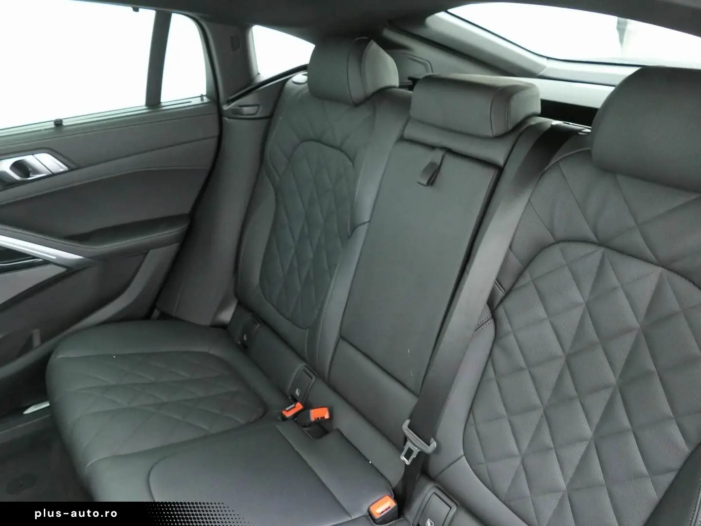 BMW X6 xDrive30d M Sport 22  PANO AHK StHzg Massage