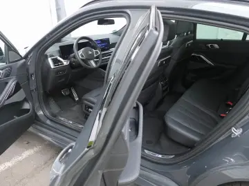 BMW X6 xDrive30d M Sport 22  PANO AHK StHzg Massage