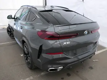 BMW X6 xDrive30d M Sport 22  PANO AHK StHzg Massage