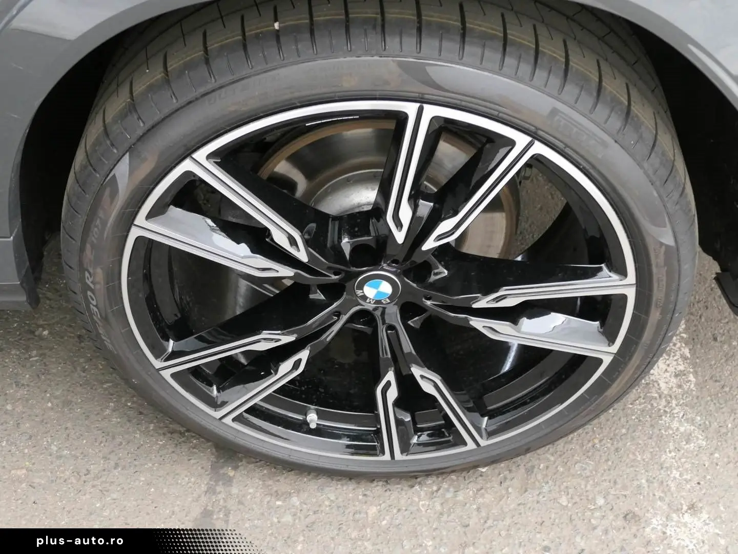 BMW X6 xDrive30d M Sport 22  PANO AHK StHzg Massage