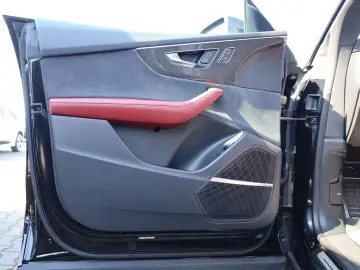 AUDI SQ8 TFSI quattro 360  PANO 4xSHZ B&O AIR AHK R22