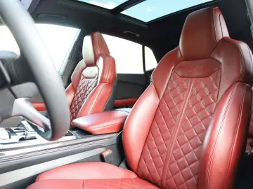 AUDI SQ8 TFSI quattro 360  PANO 4xSHZ B&O AIR AHK R22