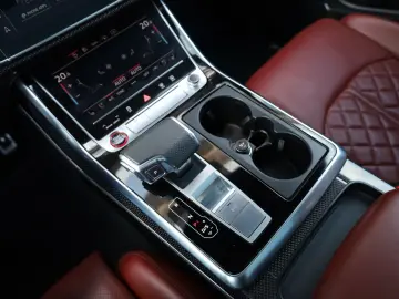 AUDI SQ8 TFSI quattro 360  PANO 4xSHZ B&O AIR AHK R22