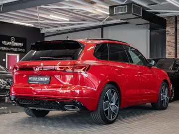 VW Touareg 3.0 TDI 4M R-LINE MATRIX PANO ACC AHK