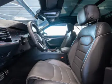 VW Touareg 3.0 TDI 4M R-LINE MATRIX PANO ACC AHK
