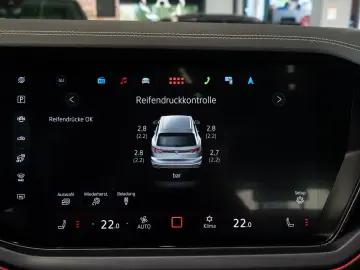 VW Touareg 3.0 TDI 4M R-LINE MATRIX PANO ACC AHK