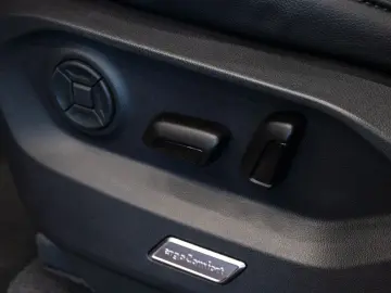 VW Touareg 3.0 TDI 4M R-LINE MATRIX PANO ACC AHK