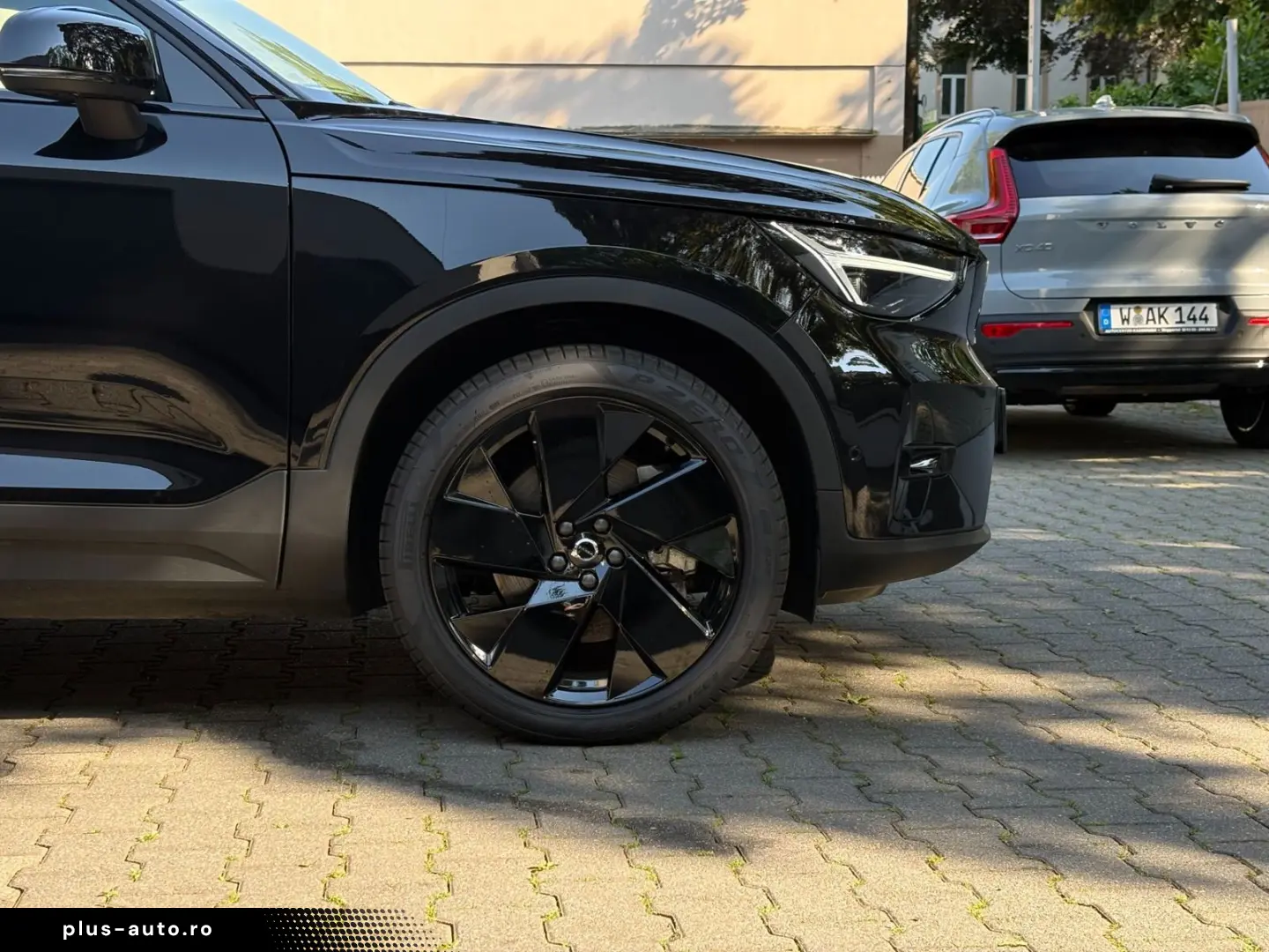 VOLVO EX40 Ultra Black Ed. TWIN Motor AHK PANO 360