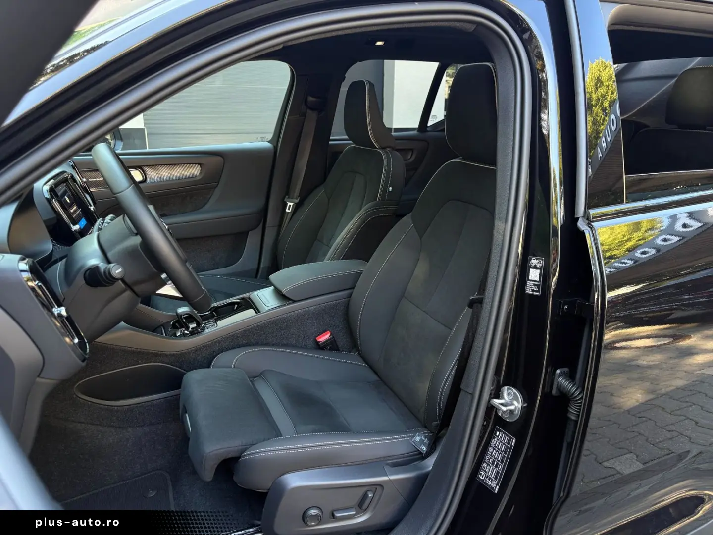 VOLVO EX40 Ultra Black Ed. TWIN Motor AHK PANO 360