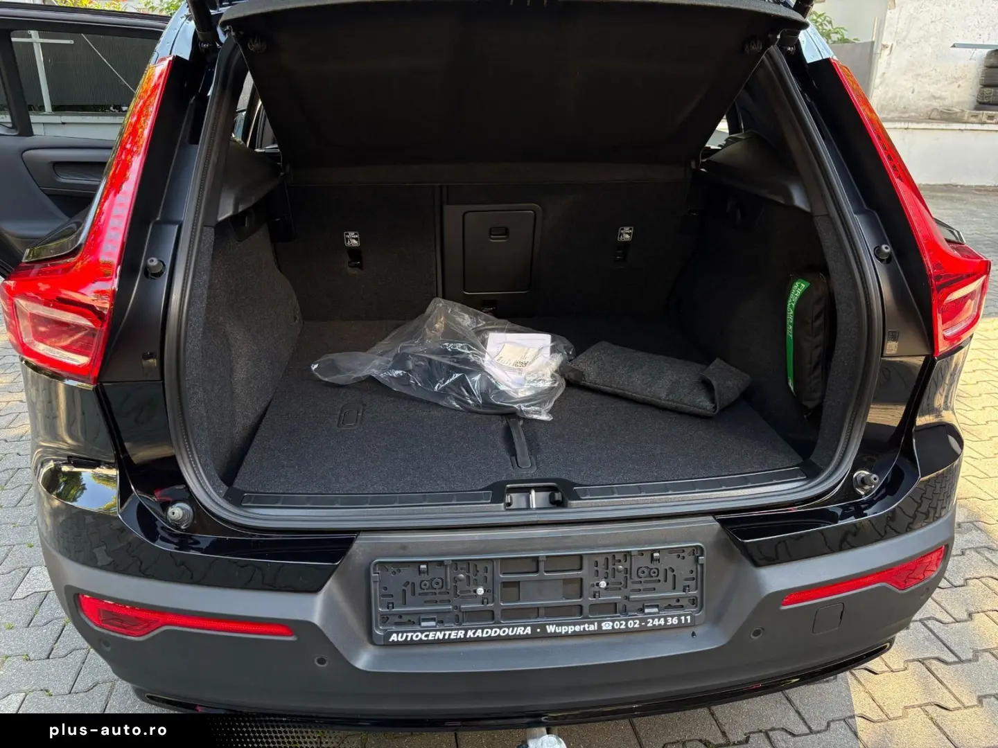 VOLVO EX40 Ultra Black Ed. TWIN Motor AHK PANO 360