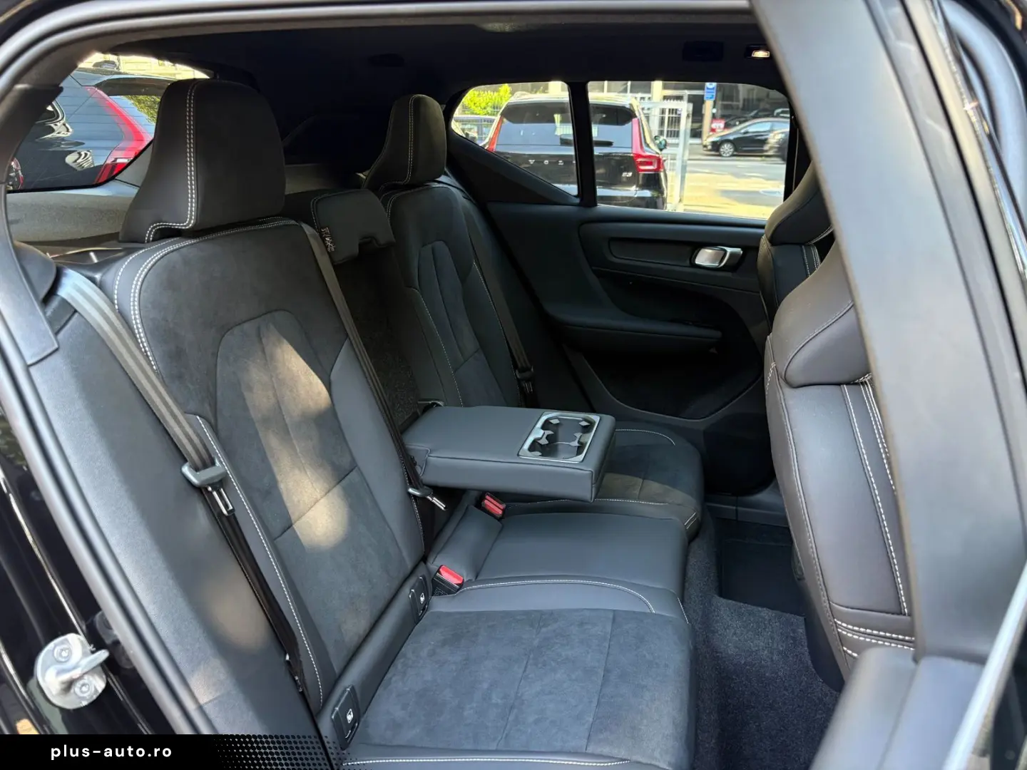 VOLVO EX40 Ultra Black Ed. TWIN Motor AHK PANO 360