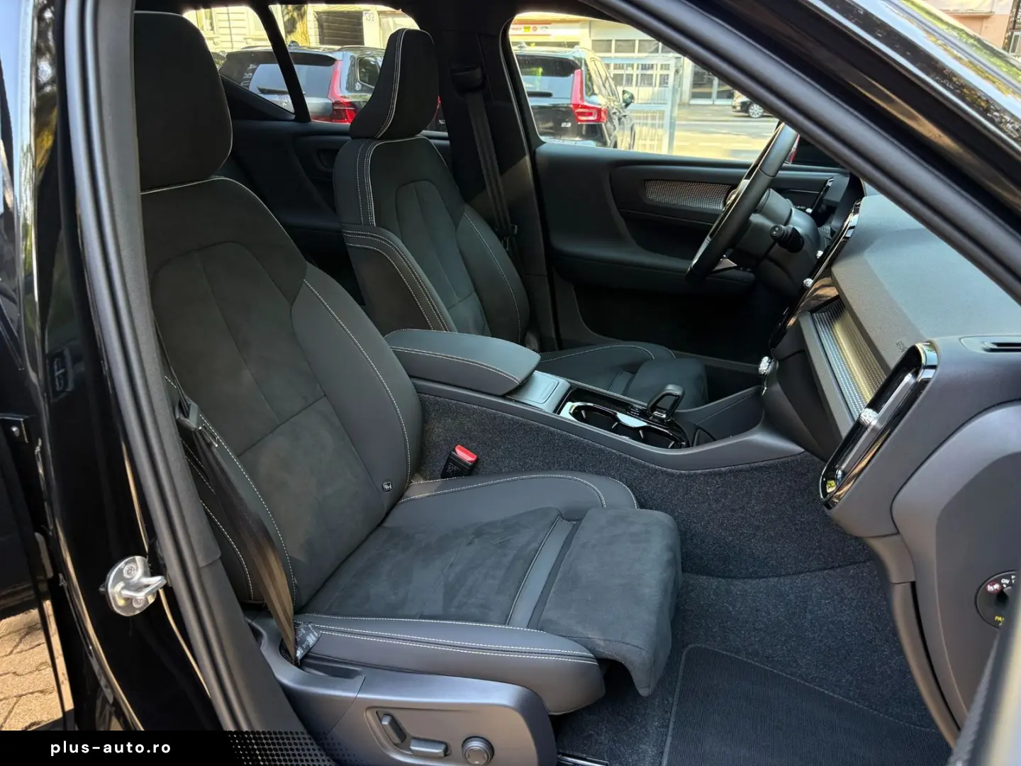 VOLVO EX40 Ultra Black Ed. TWIN Motor AHK PANO 360