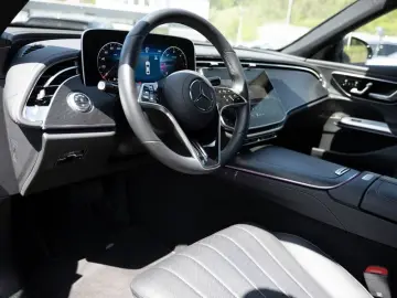 MERCEDES-BENZ E 450 d 4M DIGITAL 360 Pano Leder Totw…
