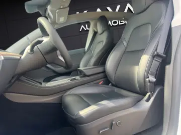 TESLA Model Y  RWD ACC Autopilot Pano Kamera Leder Dab