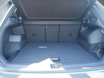 VW Tiguan 2.0 TDI DSG R-Line 4Mo AHK Pano RFK Leder