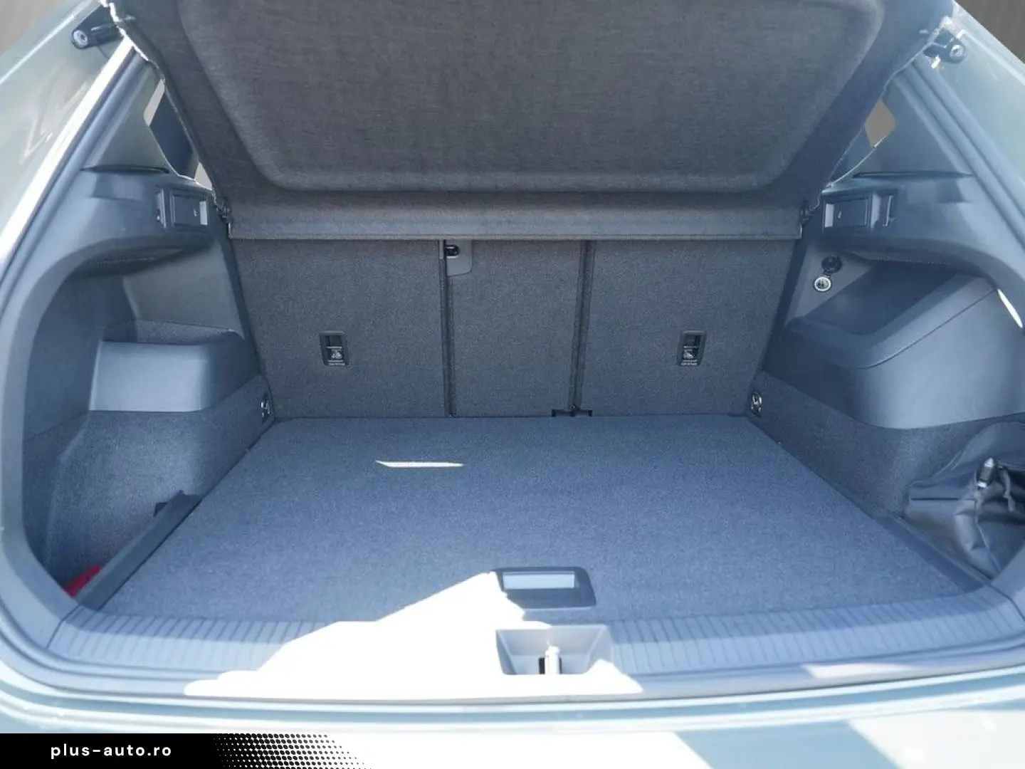 VW Tiguan 2.0 TDI DSG R-Line 4Mo AHK Pano RFK Leder