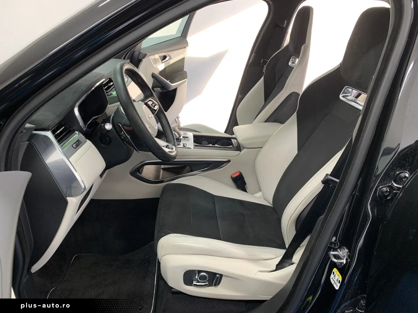 JAGUAR F-Pace SVR SVR P575 Edition 1988   394