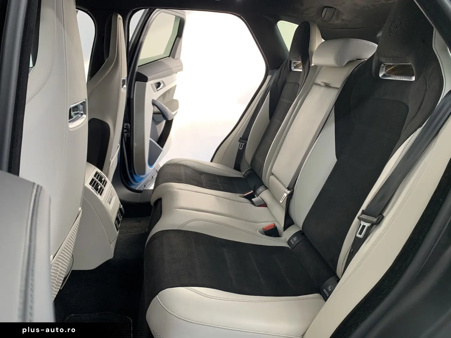 JAGUAR F-Pace SVR SVR P575 Edition 1988   394