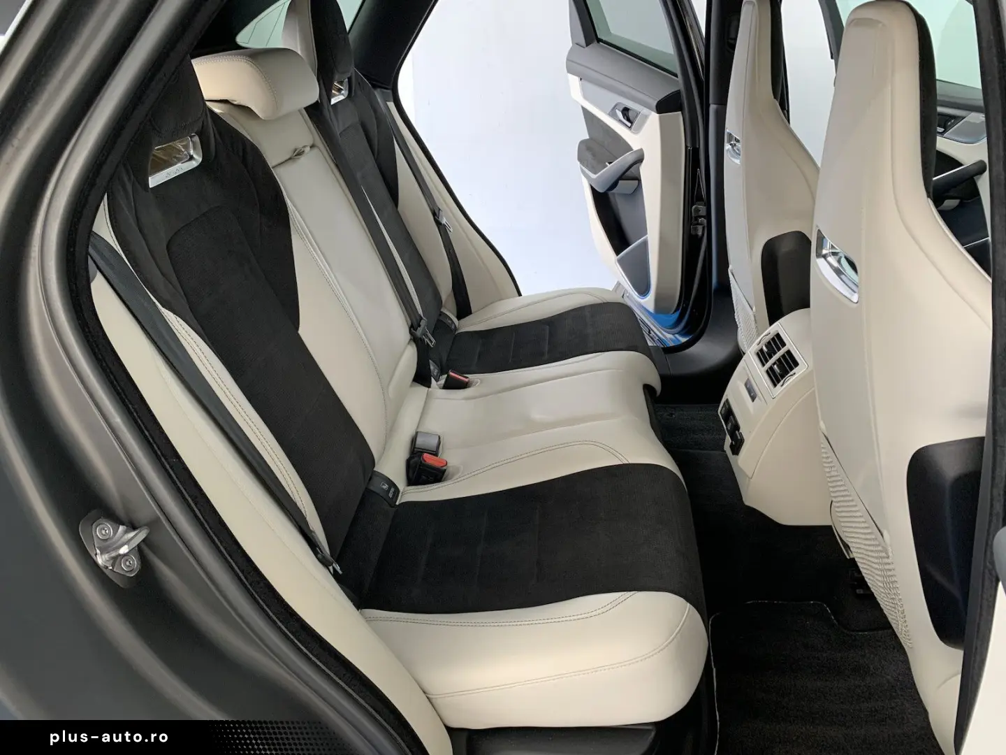 JAGUAR F-Pace SVR SVR P575 Edition 1988   394