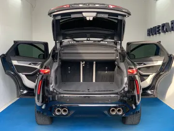JAGUAR F-Pace SVR SVR P575 Edition 1988   394
