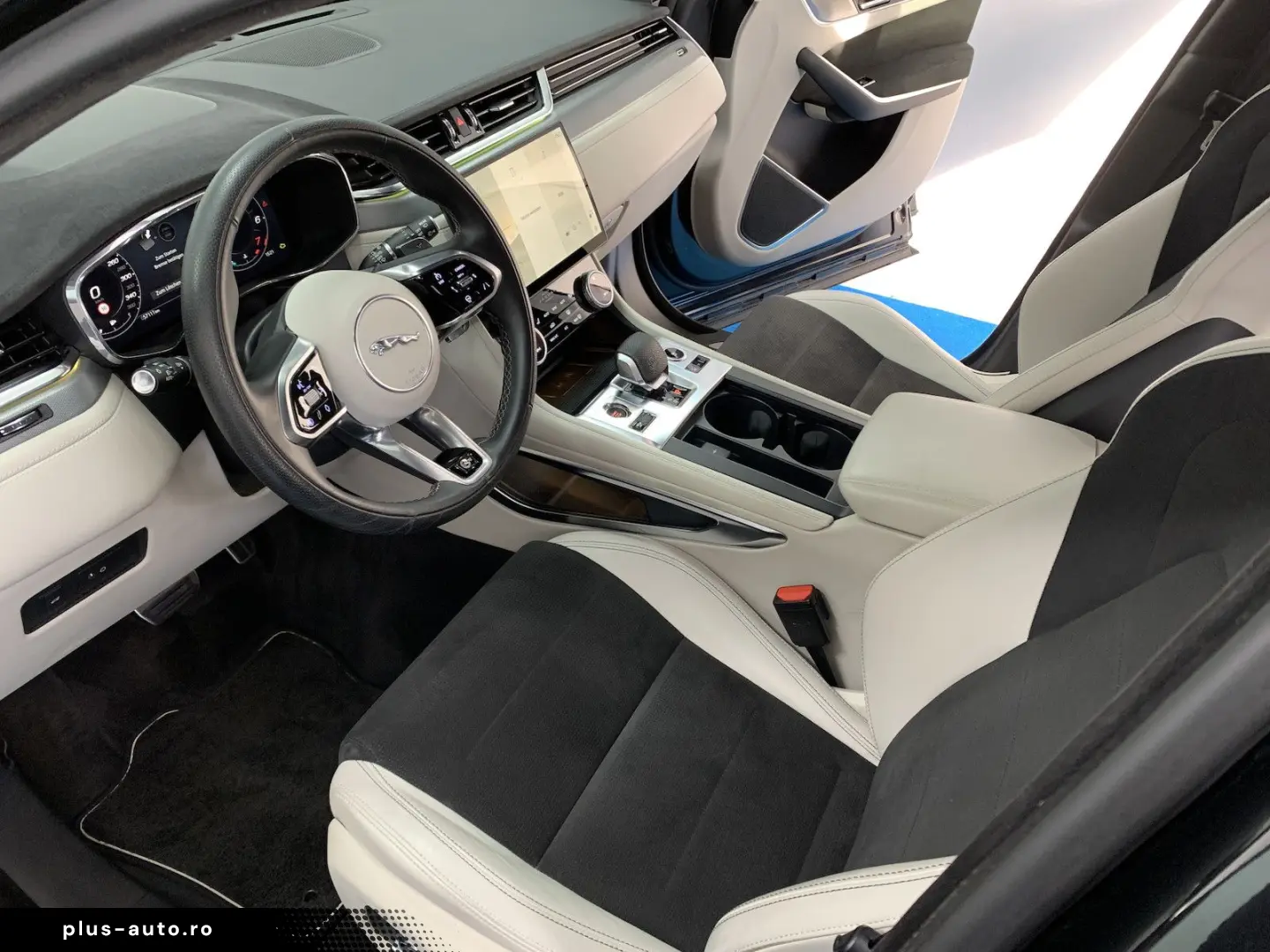 JAGUAR F-Pace SVR SVR P575 Edition 1988   394