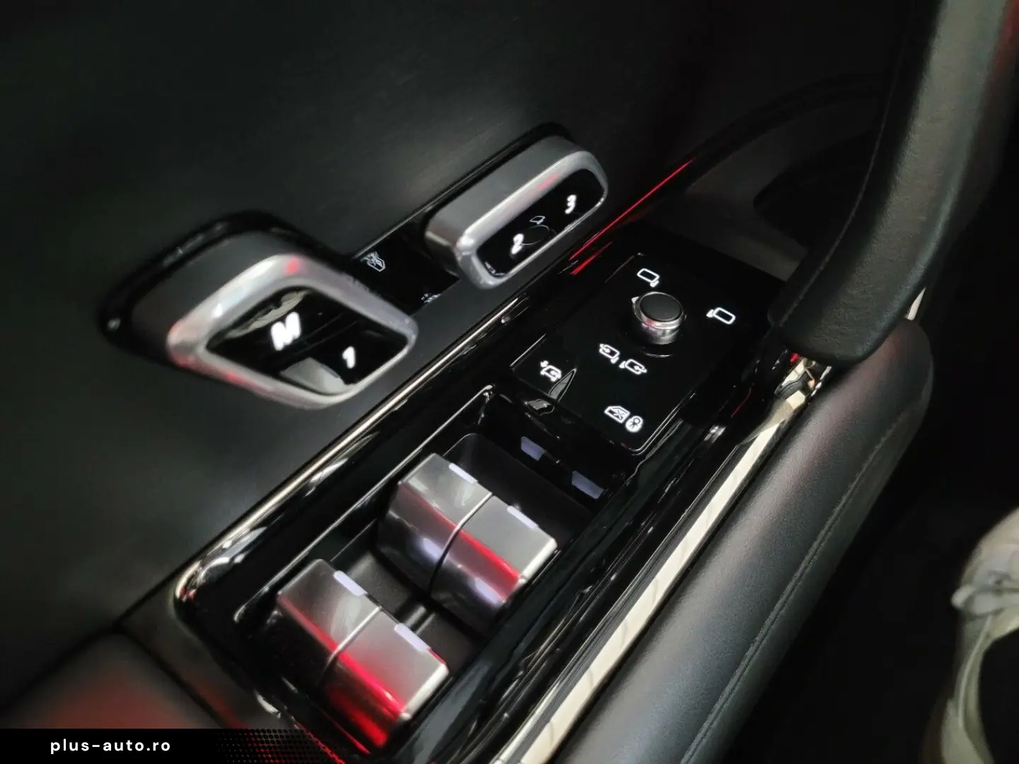 LAND ROVER Range Rover Sport P440e Dynamic HSE Pano Standhz
