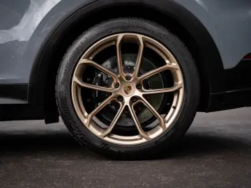PORSCHE Cayenne Coupe Turbo E-Hybrid GT-Paket 8xAlu