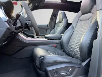 AUDI RSQ8 INDIV EXCLSV VOLL CARBON 360 B&O PANO 23