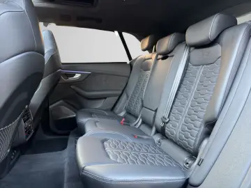 AUDI RSQ8 INDIV EXCLSV VOLL CARBON 360 B&O PANO 23
